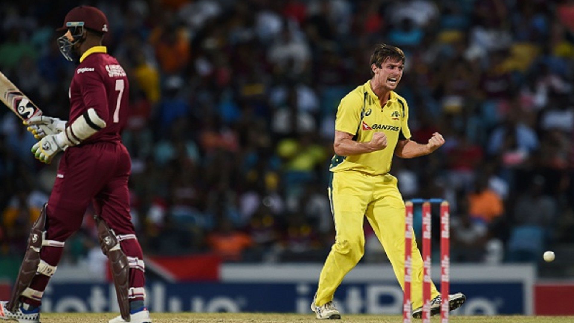 वर्ल्ड कप फाइनल के प्लेयर ऑफ द मैच पर लगा 6 साल का बैन, जानें स्टार बल्लेबाज को क्यों मिली इतनी कड़ी सजा मार्लोन सैमुअल्स पर लगा 6 साल का बैन