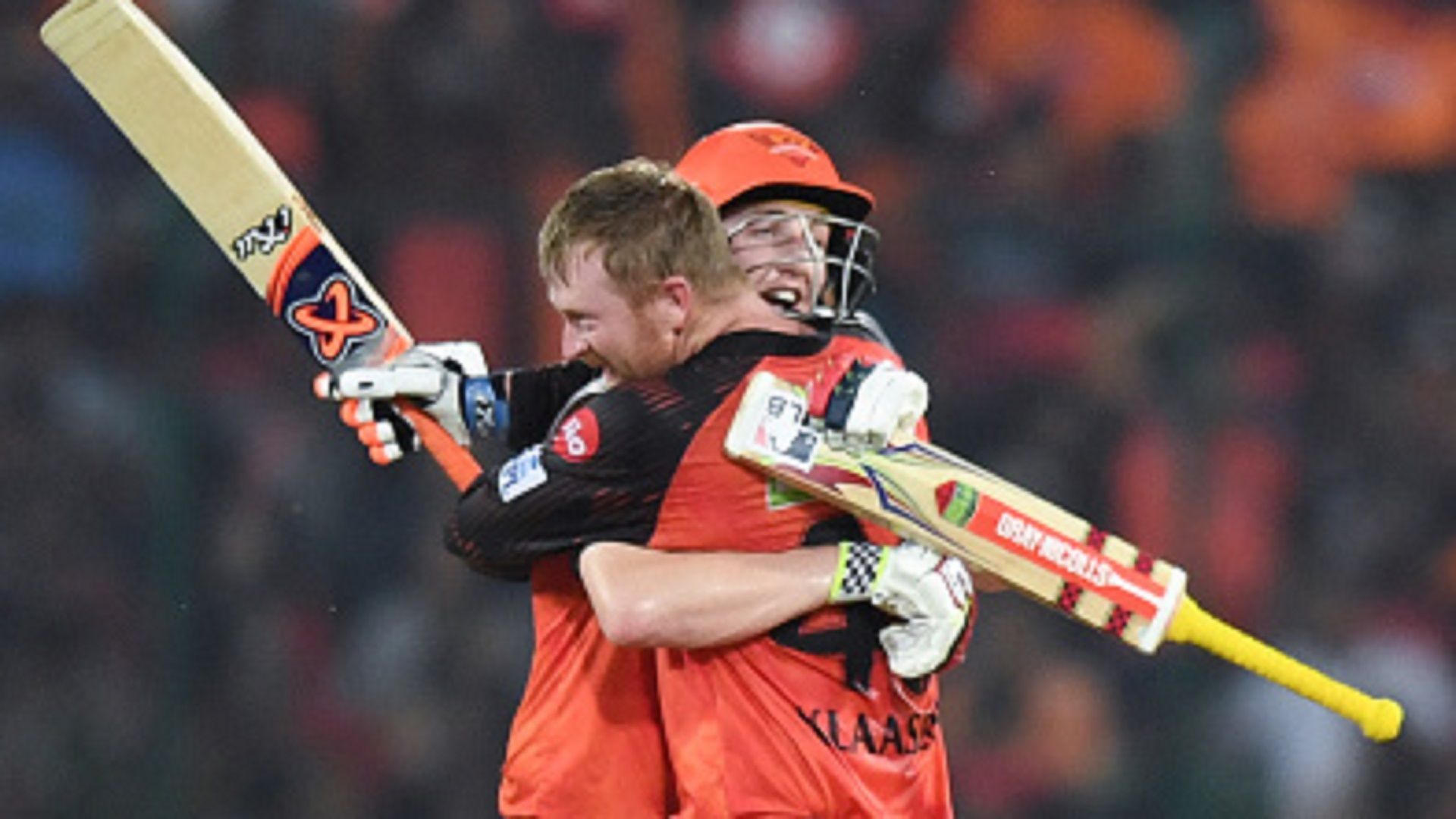 IPL 2024 SRH Squad: इंडियन प्रीमियर लीग और PSL दोनों में शतक जड़ने वाले पहले बल्‍लेबाज को सनराइजर्स हैदराबाद ने किया रिलीज, जानें पूरा स्‍क्‍वॉड