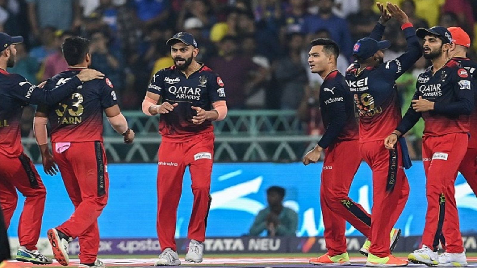 IPL 2024, RCB Squad: हसारंगा, हेजलवुड, केदार जाधव समेत 11 प्लेयर्स को बेंगलुरु ने किया रिलीज, जानें पूरा स्क्वॉड IPL 2024, RCB Squad: हसारंगा, हेजलवुड, केदार जाधव समेत 11 प्लेयर्स को बेंगलुरु ने किया रिलीज, जानें पूरा स्क्वॉड