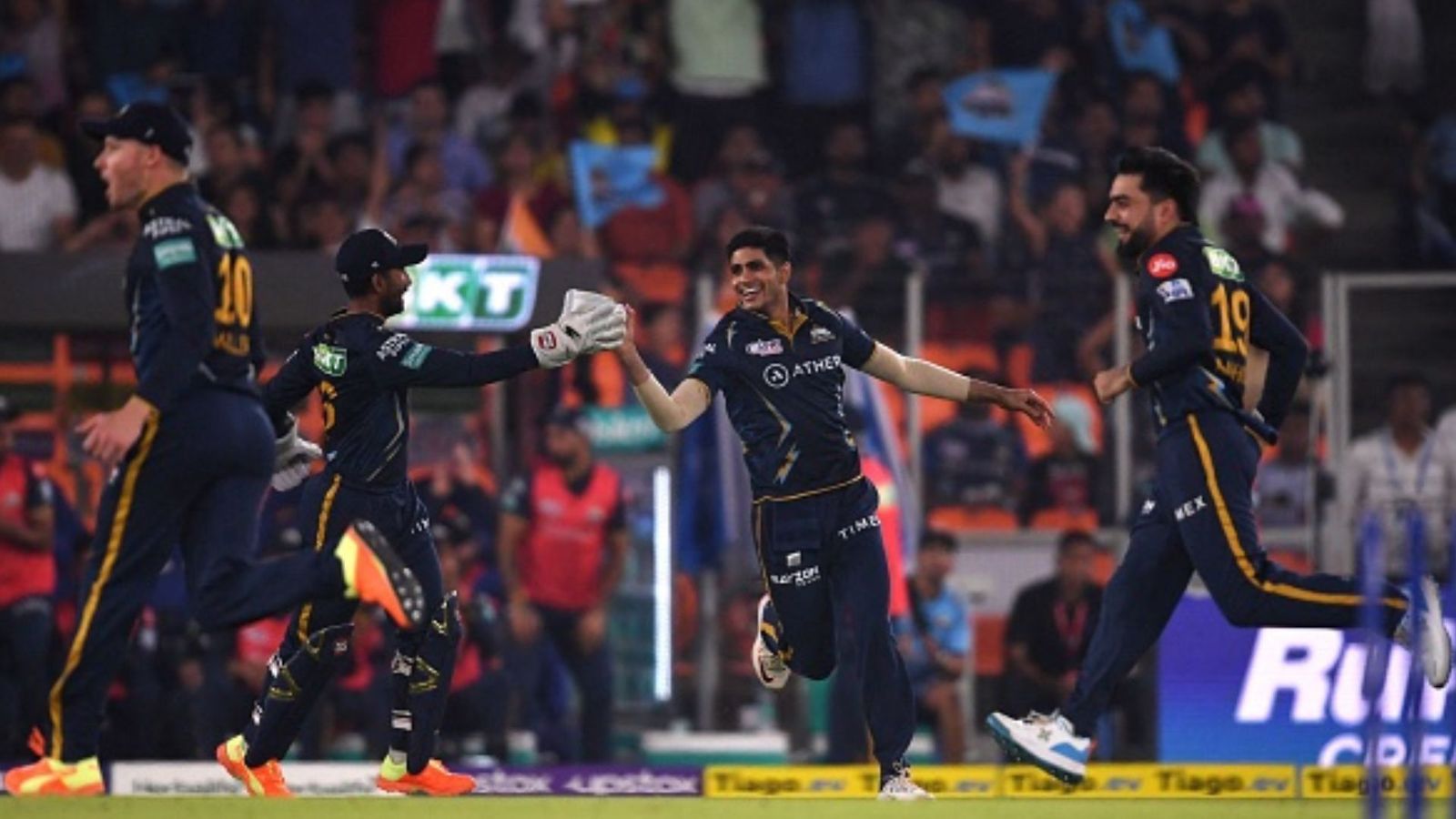 IPL 2024 : हार्दिक पंड्या के मुंबई इंडियंस जाने के बाद अब गुजरात टाइटंस का कप्तान बनेगा टीम इंडिया के ये धुरंधर IPL 2024 : हार्दिक पंड्या के मुंबई इंडियंस जाने के बाद अब गुजरात टाइटंस का कप्तान बनेगा टीम इंडिया के ये धुरंधर