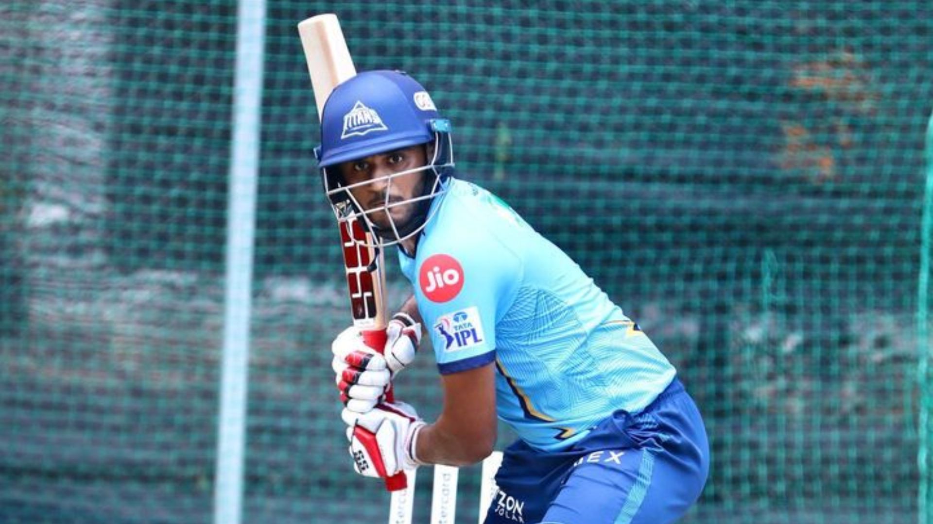 गुजरात टाइटंस ने जिसे 24 घंटे पहले निकाला, उसने 41 गेंद में ठोका शतक, उड़ाए 9 चौके-7 छक्के, 13 ओवर में जीती टीम उर्विल पटेल आईपीएल 2023 में गुजरात टाइटंस में रहे थे.