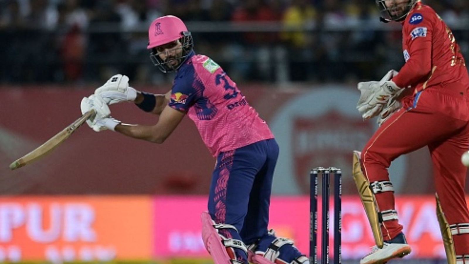 IPL में राजस्थान से लखनऊ जाने वाले खिलाड़ी का गरजा बल्ला, 5 छक्के से 93 रन ठोक टीम को दिलाई धमाकेदार जीत देवदत्त पडिक्कल