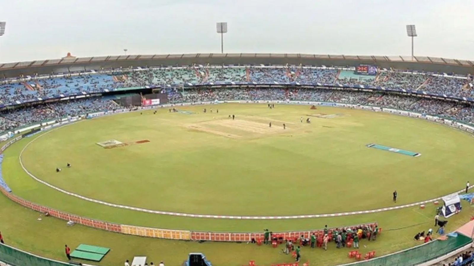 IND vs AUS 4th T20I : रायपुर के मैदान का बकाया 3.16 करोड़ रुपये का बिजली बिल, रात के अंधेरे में कैसे होगा भारत-ऑस्ट्रेलिया मैच? सामने आई ये बड़ी अपडेट रायपुर क्रिकेट स्टेडियम