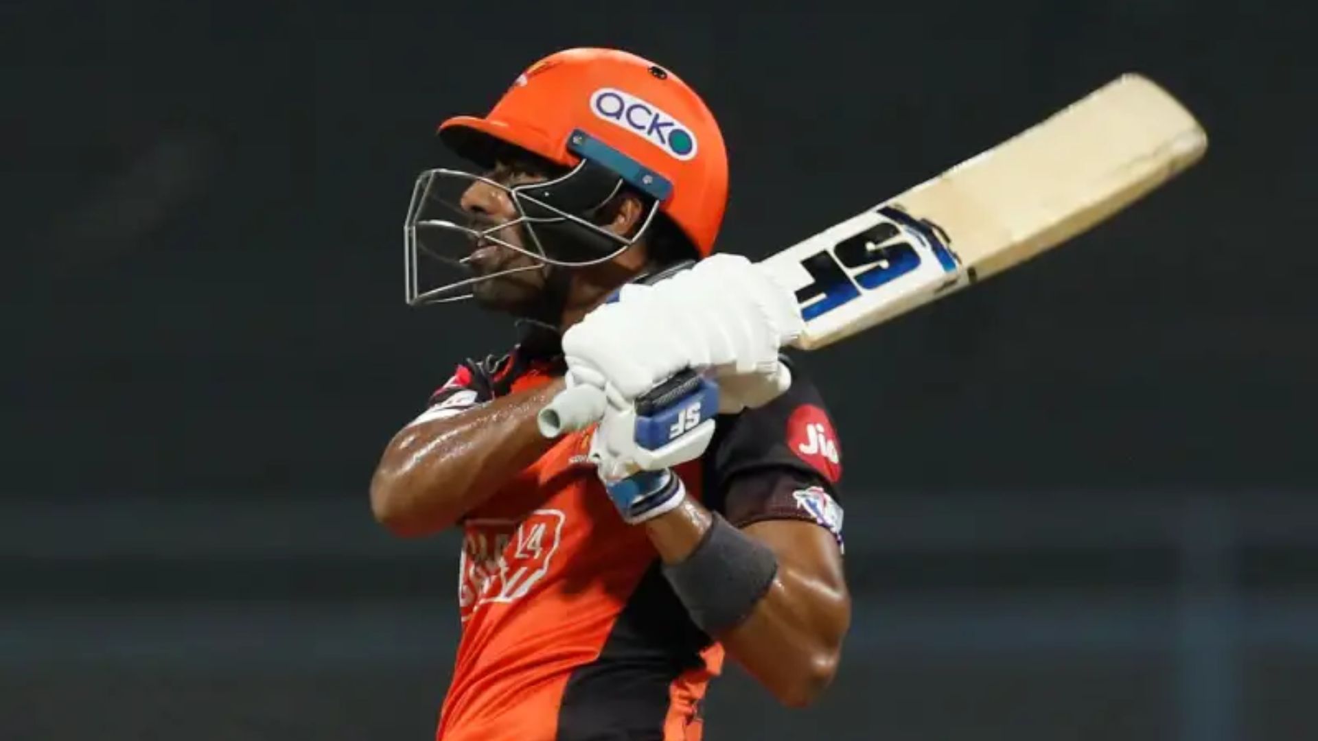 11 छक्के, 11 चौके, सनराइजर्स हैदराबाद के लिए खेले क्रिकेटर की विध्वंसक बैटिंग, ठोका आतिशी शतक फिर भी उमेश यादव की टीम से मिली शिकस्त