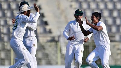 BAN vs NZ : ताईजुल के कहर से न्यूजीलैंड पर मंडराया हार का साया, पहले टेस्ट में जीत से सिर्फ तीन विकेट दूर बांग्लादेश ताईजुल इस्लाम