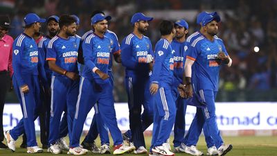 IND vs AUS: ऑस्ट्रेलिया को हराकर भारत ने पाकिस्तान का भी तोड़ दिया गुरूर, टी20 क्रिकेट का सबसे बड़ा रिकॉर्ड ध्वस्त सबसे ज्यादा टी20 मैच जीतने का रिकॉर्ड भारत के नाम दर्ज हो गया है