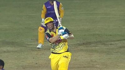 2 चौके, 7 छक्के, 42 साल की उम्र में इंग्लिश खिलाड़ी के बल्ले ने उगली ऐसी आग, दूसरे छोर पर इंतजार ही करते रह गए सुरेश रैना, Video रिक्की क्लार्क ने की तूफानी बल्लेबाजी