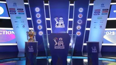 IPL 2024 Auction: आईपीएल टीमों की तिजोरियां खाली कर ले जाएंगे ये पांच खिलाड़ी! 3 तो पहले कभी खेले तक नहीं आईपीएल 2024 ऑक्शन इस बार भारत से बाहर दुबई में है.