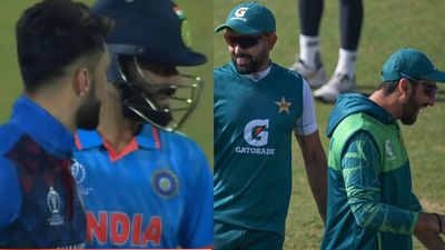 कोहली भाई...IPL में नवीन उल हक से भिड़ंत के बाद पाकिस्तानी क्रिकेटर ने विराट कोहली को भेजा था ये मैसेज विराट और नवीन विवाद के बाद आगा सलमान ने किया था मैसेज