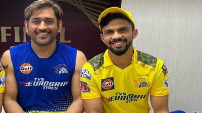 IND vs AUS: मैसेज भेजकर एमएस धोनी देते हैं सलाह, जिससे बदल गया ऋतुराज गायकवाड़ का खेल गायकवाड़ ने धोनी को दिया अपनी सफलता का क्रेडिट