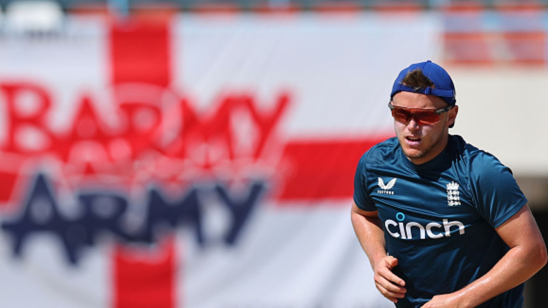 बल्लेबाजी में सैम करन को देख फैंस को आई ब्रायन लारा की याद तो गेंदबाजी में लुटाए इतने रन, बन गए ऐसा करने वाले पहले अंग्रेज बॉलर