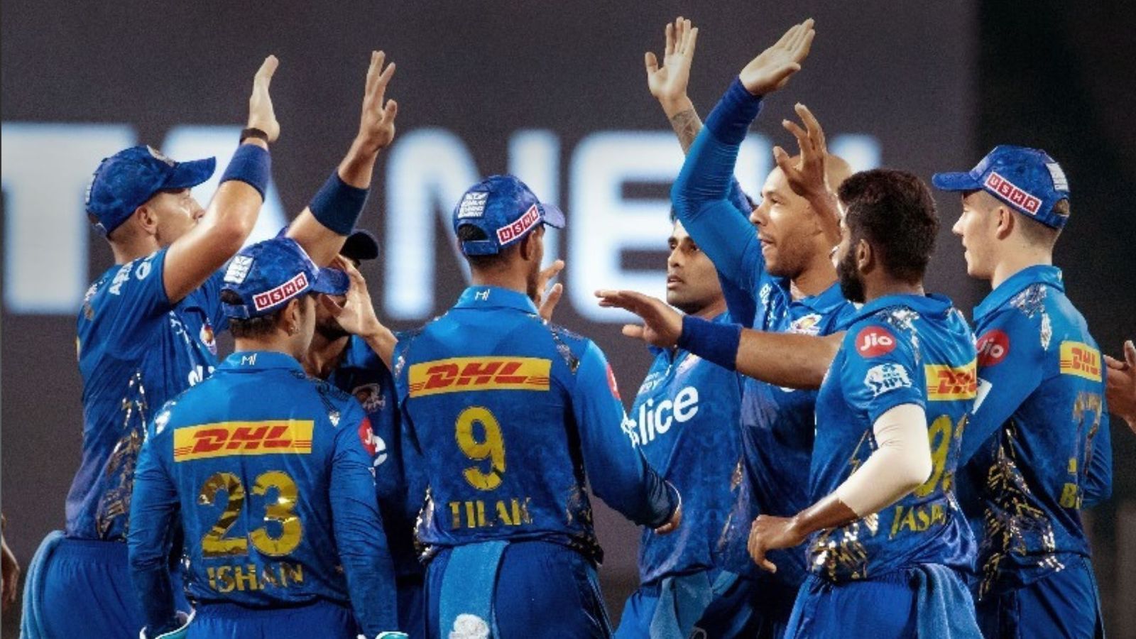 बड़ी खबर: मुंबई इंडियंस ने जिसे टीम से निकाला वो IPL 2024 में नहीं लेगा हिस्सा, बोर्ड ने खेलने से किया मना बड़ी खबर: मुंबई इंडियंस ने जिसे टीम से निकाला वो IPL 2024 में नहीं लेगा हिस्सा, बोर्ड ने खेलने से किया मना