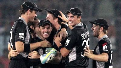 'किसी को नहीं पड़ी थी मैं...', न्यूजीलैंड का दिग्गज आईपीएल को लेकर हुआ भावुक, जानिए क्या-क्या कह दिया ब्रेंडन मैकलम (बीच में) को न्यूजीलैंड के आक्रामक कप्तान और खिलाड़ी के तौर पर याद किया जाता है.