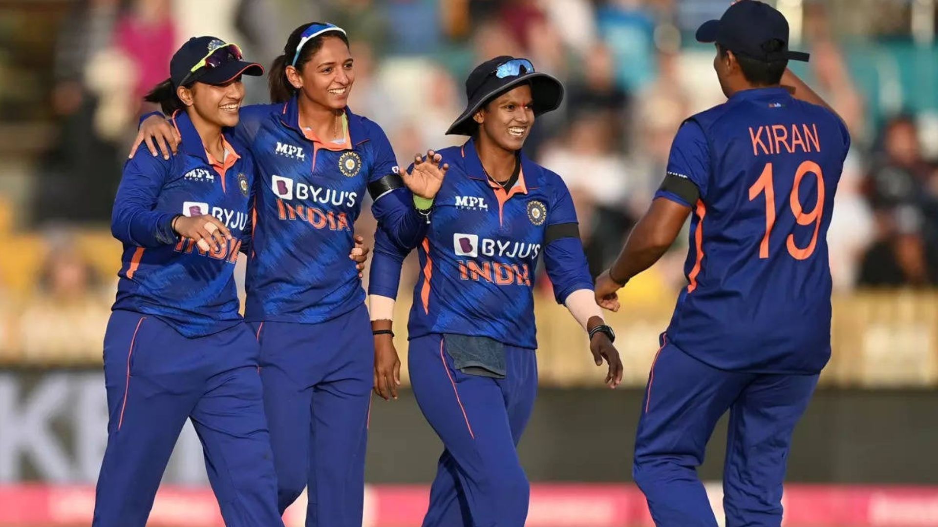 क्या रोहित शर्मा एंड कंपनी से सीख रही है भारतीय महिला टीम? इंग्लैंड के खिलाफ मुकाबले से पहले फील्डिंग कोच अमोल मजूमदार का बड़ा बयान