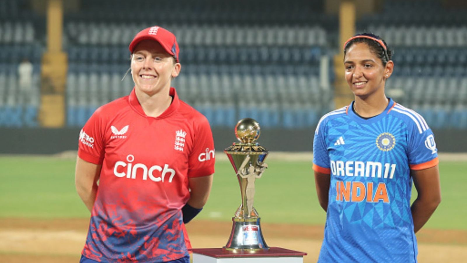 INDW vs ENGW : इंग्लैंड से महिला टीम इंडिया को पहले मैच में क्यों मिली हार? हरमनप्रीत कौर ने बताए दो बड़े कारण  INDW vs ENGW : इंग्लैंड से महिला टीम इंडिया को पहले मैच में क्यों मिली हार? हरमनप्रीत कौर ने बताए दो बड़े कारण