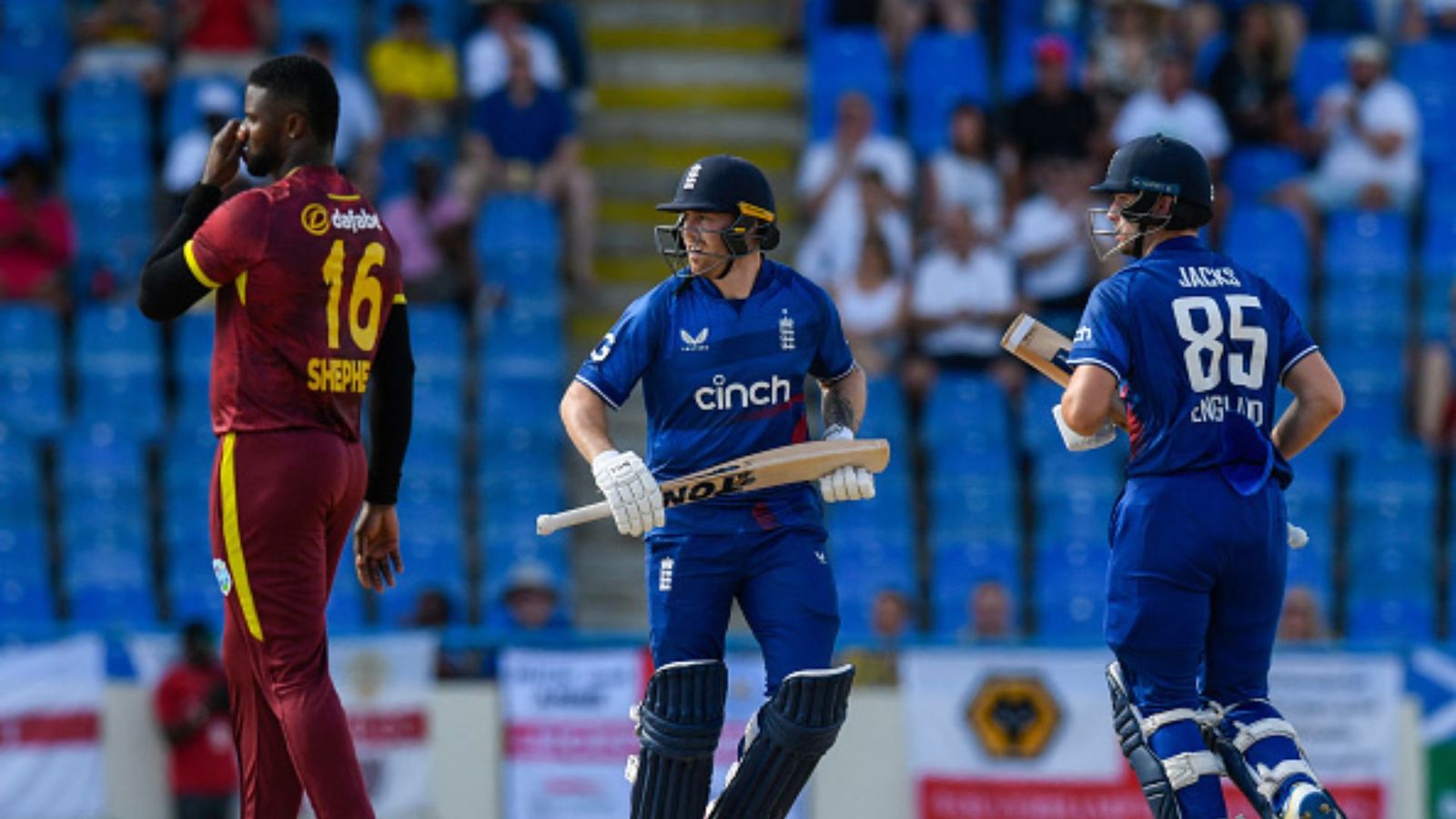 WI vs ENG: जैक्स- बटलर की पारी से इंग्लैंड की सीरीज में वापसी, वेस्टइंडीज को 6 विकेट से हराया, सबसे ज्यादा मार खाने वाला गेंदबाज भी चमका WI vs ENG: जैक्स- बटलर की पारी से इंग्लैंड की सीरीज में वापसी, वेस्टइंडीज को 6 विकेट से हराया, सबसे ज्यादा मार खाने वाला गेंदबाज भी चमका