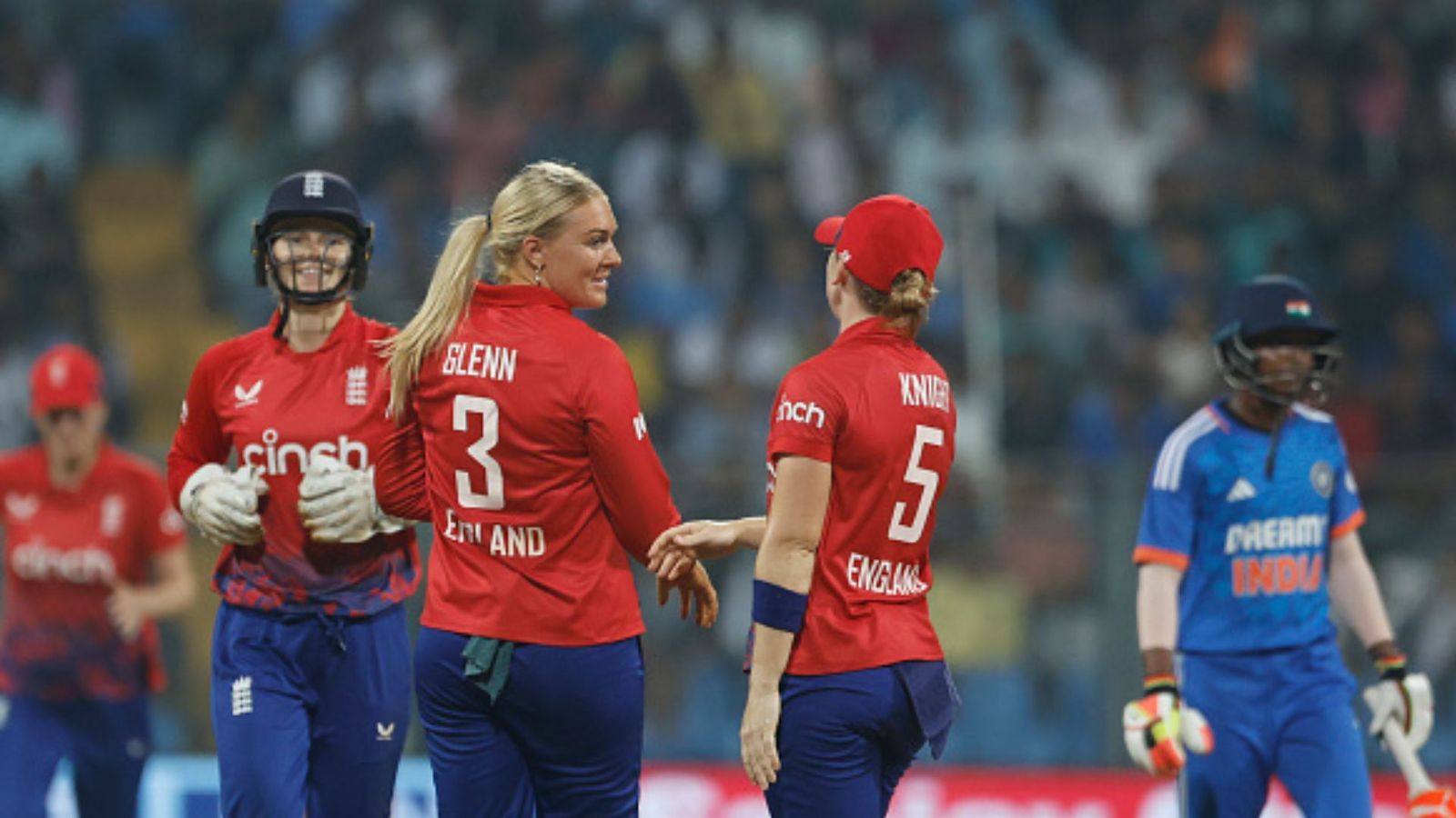 INDW vs ENGW : 80 रन पर ढेर हुई महिला टीम इंडिया, इंग्लैंड ने तीन मैचों की टी20 सीरीज पर आसानी से जमाया कब्ज़ा  INDW vs ENGW : 80 रन पर ढेर हुई महिला टीम इंडिया, इंग्लैंड ने तीन मैचों की टी20 सीरीज पर आसानी से जमाया कब्ज़ा