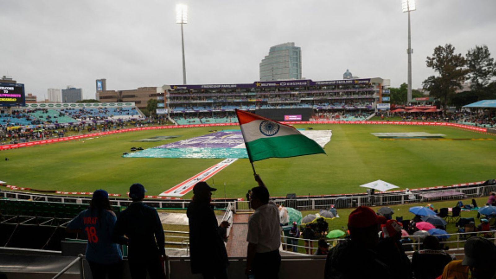IND vs SA : भारत-साउथ अफ्रीका के बीच पहले T20I पर बारिश ने फेरा पानी, टॉस के लिए भी मैदान में नहीं आ सके कप्तान डरबन का मैदान