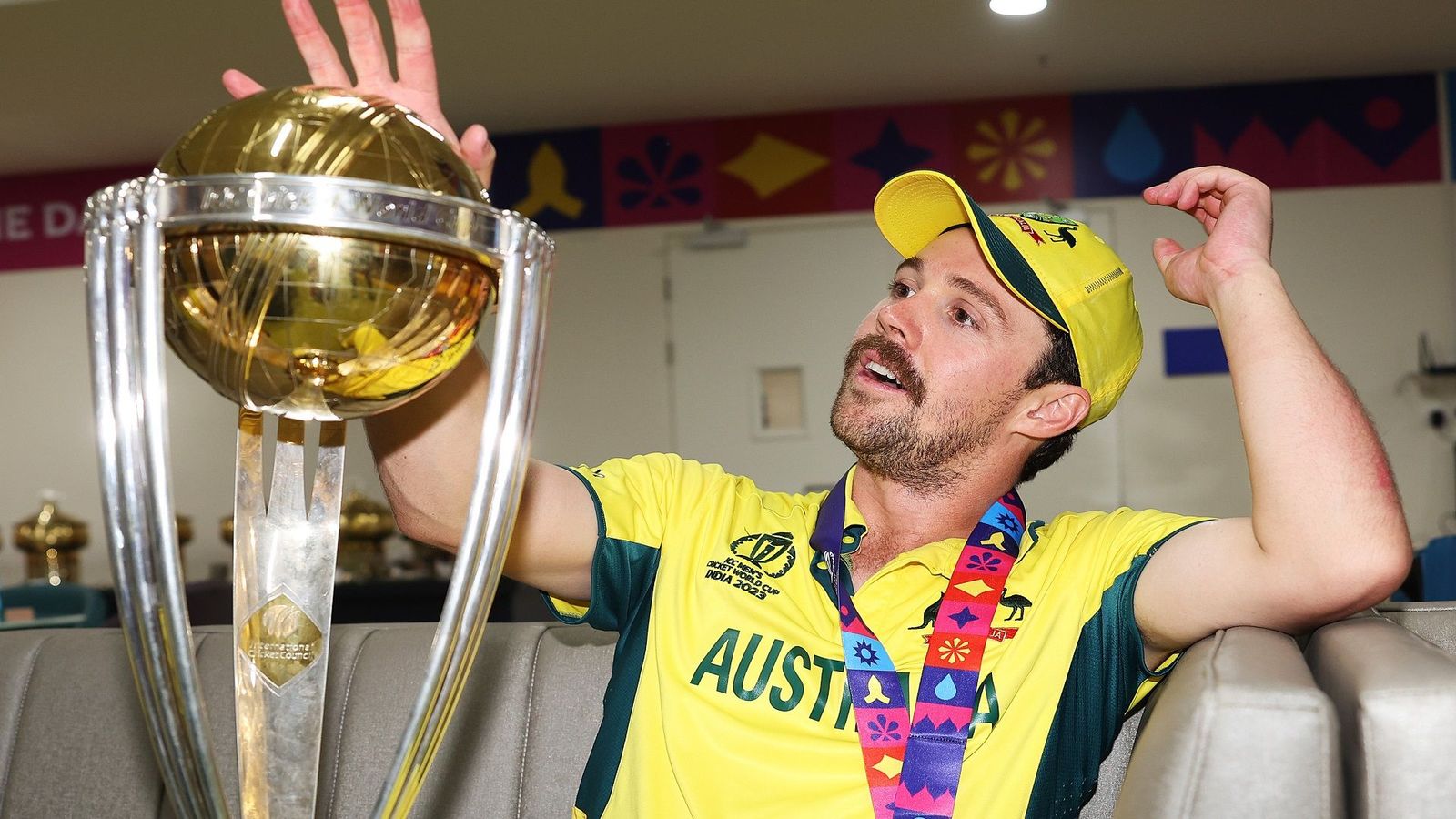 ट्रेविस हेड ने दी ग्लेन मैक्सवेल और मोहम्मद शमी को मात, वर्ल्ड कप फाइनल में भारत को दर्द देने वाले को मिला अवॉर्ड ट्रेविस हेड ने दी ग्लेन मैक्सवेल और मोहम्मद शमी को मात, वर्ल्ड कप फाइनल में भारत को दर्द देने वाले को मिला अवॉर्ड