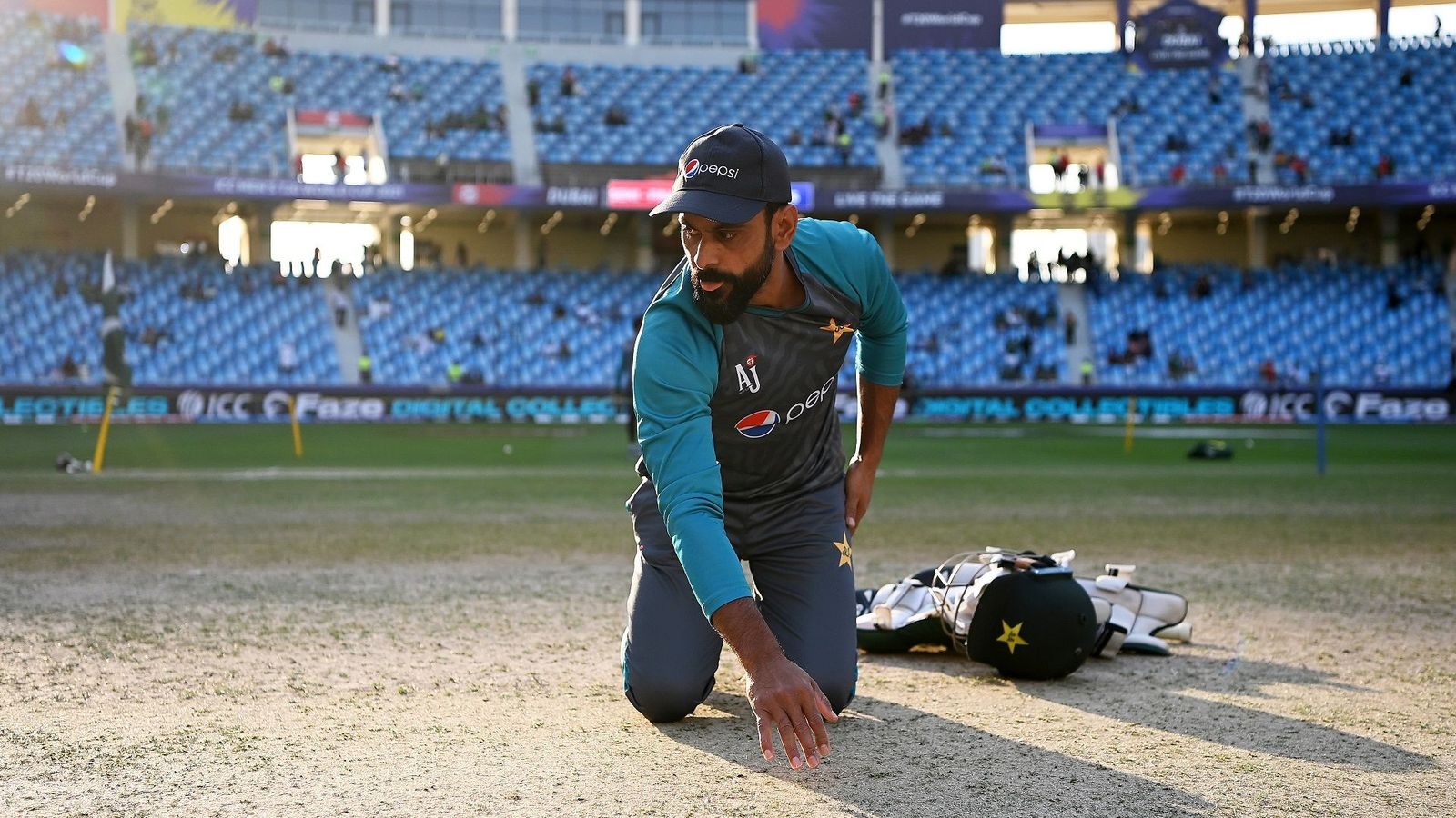 AUS vs PAK: पाकिस्तान के कोच का खौला खून, बीच मैदान खड़े होकर ऑस्ट्रेलिया को जमकर सुनाया, Video AUS vs PAK: पाकिस्तान के कोच का खौला खून, बीच मैदान खड़े होकर ऑस्ट्रेलिया को जमकर सुनाया, Video