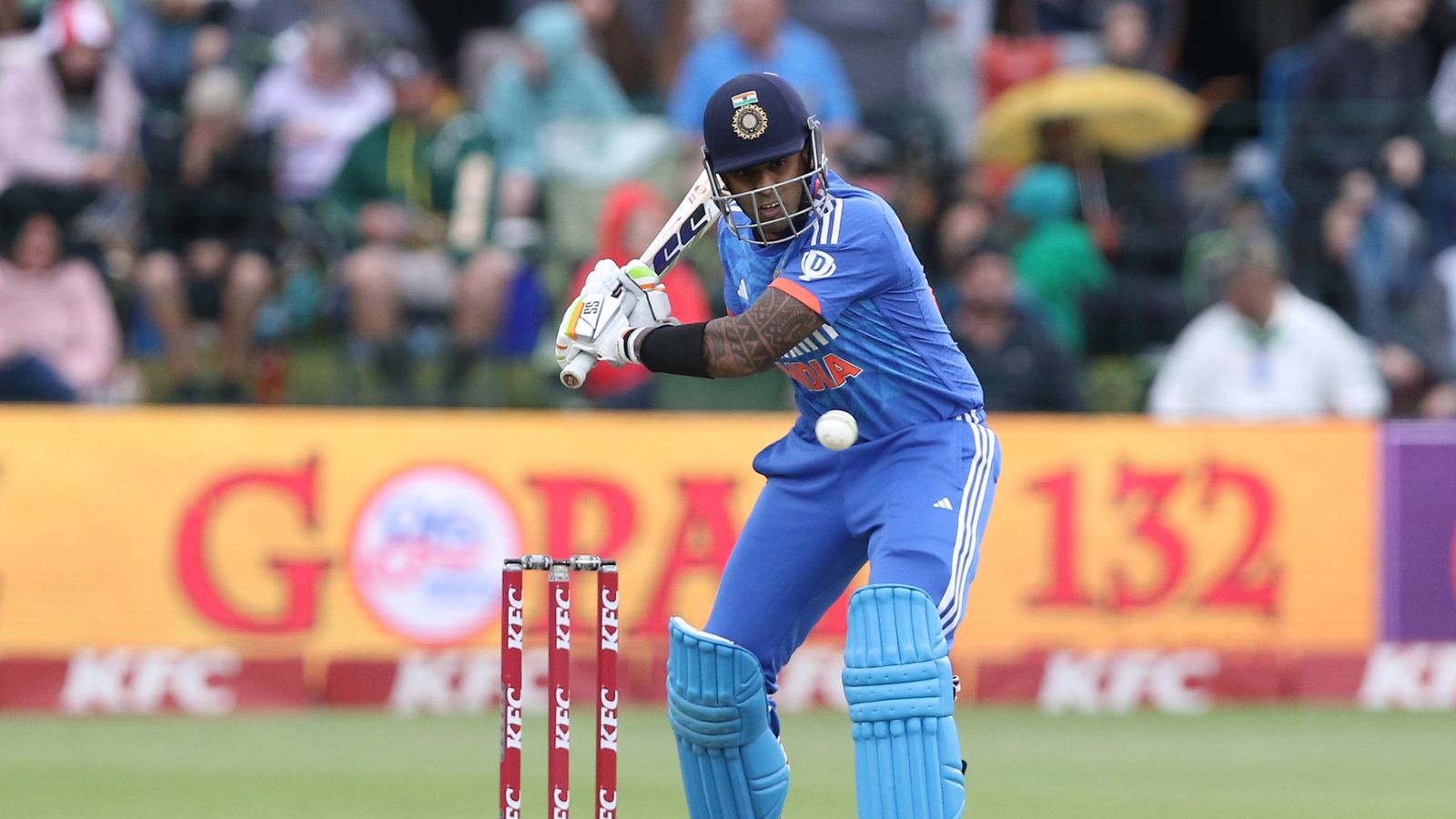 सूर्यकुमार यादव ने तोड़ा टी20 क्रिकेट का तगड़ा रिकॉर्ड, फिर भी इस मामले में बाबर-रिजवान से रह गए पीछे सूर्यकुमार यादव ने तोड़ा टी20 क्रिकेट का तगड़ा रिकॉर्ड, फिर भी इस मामले में बाबर-रिजवान से रह गए पीछे