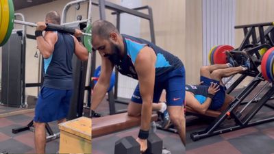 Exclusive | 'कोई भी क्रिकेटर जिम में मुझसे ज्यादा वजन नहीं उठाता है', सिर्फ एक बार खाना खाते हैं शमी, रोचक है बिरयानी की कहानी शमी की फिटनेस के चलते आग उगलती है उनकी गेंद