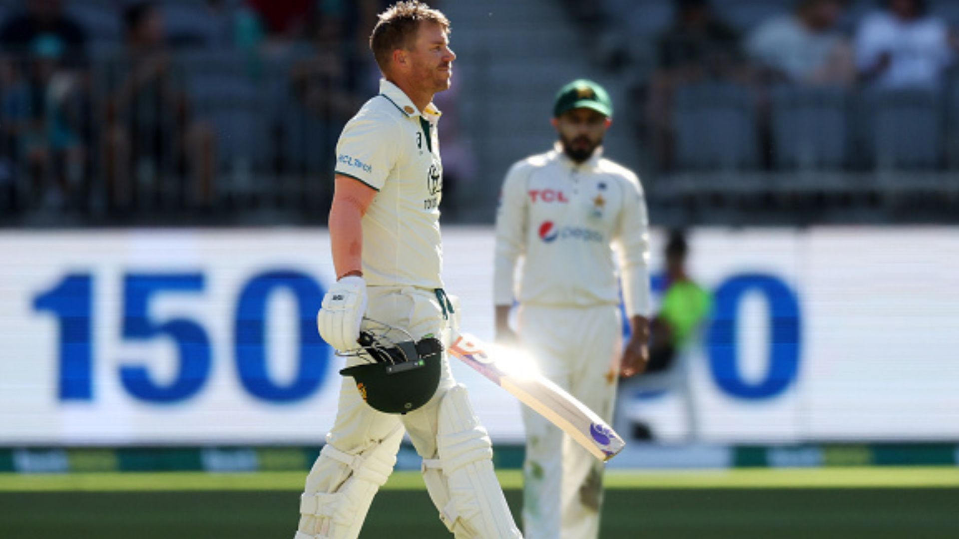 AUS vs PAK : डेविड वॉर्नर ने 164 रन की पारी से पाकिस्तान को खदेड़ा, पहले दिन ऑस्ट्रेलिया ने 346 रनों से कसा शिकंजा