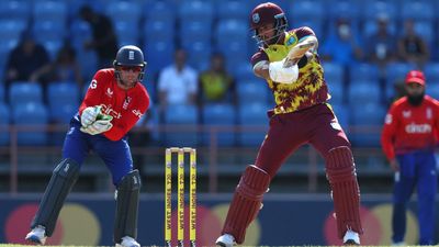 WI vs ENG: ब्रैंडन किंग और पॉवेल ने मिलकर उड़ाए 10 छक्के, इंग्लैंड के खिलाफ 10 रन से जीता वेस्टइंडीज  ब्रैंडन किंग प्लेयर ऑफ द मैच रहे