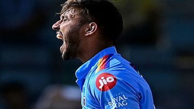 BCCI ने समय रहते सुधारी अपनी गलती, वरना बर्बाद हो जाता इस खिलाड़ी का करियर, IPL ऑक्शन से पहले दे दिया था झटका  चेतन के नाम पर कंफ्यूज हो गया था बोर्ड