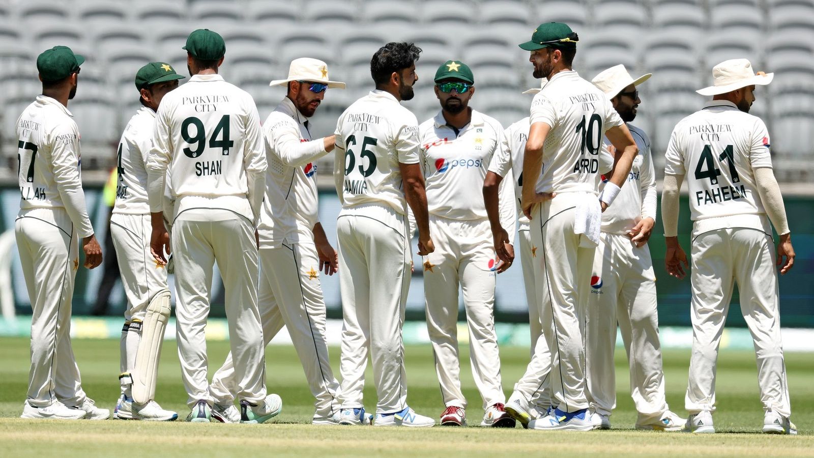 AUS vs PAK: पाकिस्तानी कोच के बयान का उड़ा मजाक, हार के बाद बोले- किसी भी स्थिति में किसी को भी दे सकते हैं मात  AUS vs PAK: पाकिस्तानी कोच के बयान का उड़ा मजाक, हार के बाद बोले- किसी भी स्थिति में किसी को भी दे सकते हैं मात