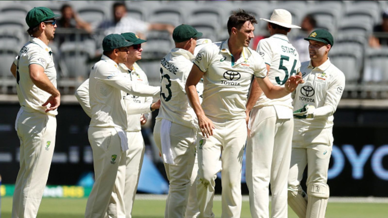 AUS vs PAK: बॉक्सिंग डे टेस्ट के लिए ऑस्ट्रेलियाई टीम का ऐलान, युवा गेंदबाज को बिना खिलाए किया बाहर, वॉर्नर को नहीं हुआ नुकसान AUS vs PAK: बॉक्सिंग डे टेस्ट के लिए ऑस्ट्रेलियाई टीम का ऐलान, युवा गेंदबाज को बिना खिलाए किया बाहर, वॉर्नर को नहीं हुआ नुकसान