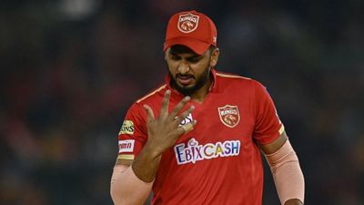 IPL 2024 Auction से पहले शाहरुख़ खान का दर्द आया बाहर, कहा - दो छक्के नहीं लगे तो लोग... शाहरुख़ खान