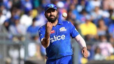 'रोहित शर्मा थके नजर आ रहे थे...', मुंबई इंडियंस का कप्तान हार्दिक पंड्या को बनाने पर सुनील गावस्कर ने ये क्या कहा ? रोहित शर्मा