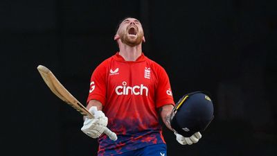 IPL Auction 2024: अंग्रेज बल्लेबाज ने टी20 में शतक उड़ाया फिर भी नीलामी में नहीं मिला कोई खरीदार, इंग्लैंड क्रिकेट ने IPL के लिए मजे इंग्लैंड के बल्लेबाज फिल सॉल्ट