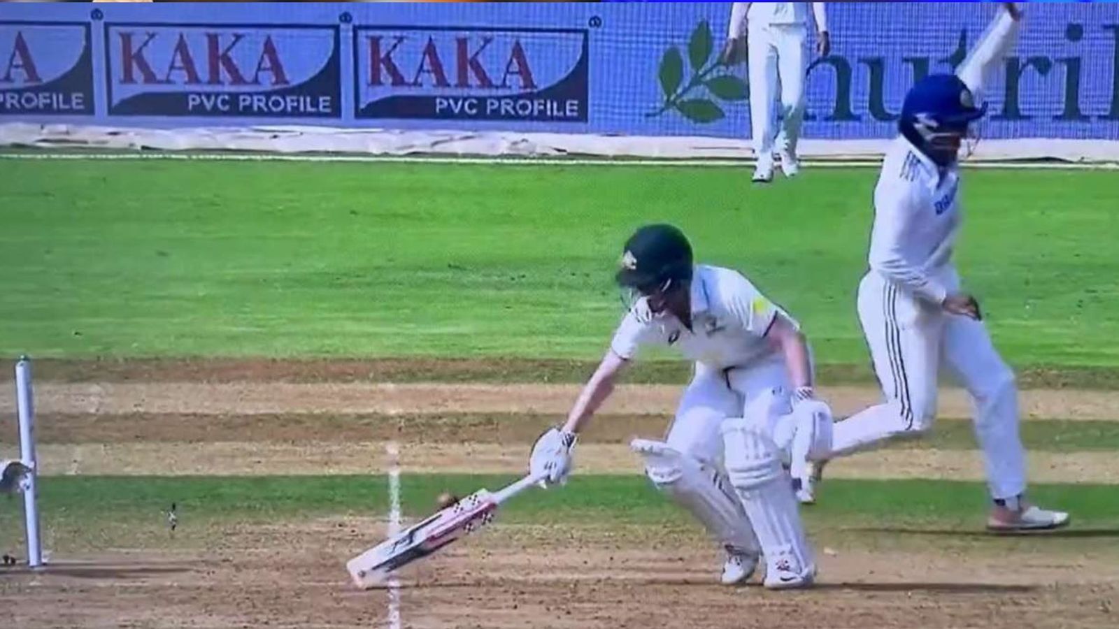 बेथ मूनी के गेंद रोकते ही रिचा घोष ने लगाया ऐसा दिमाग ऑस्ट्रेलियाई बल्लेबाज को लौटना पड़ा पवेलियन, फैंस कर रहे हैं तारीफ, VIDEO बेथ मूनी के गेंद रोकते ही रिचा घोष ने लगाया ऐसा दिमाग ऑस्ट्रेलियाई बल्लेबाज को लौटना पड़ा पवेलियन, फैंस कर रहे हैं तारीफ, VIDEO