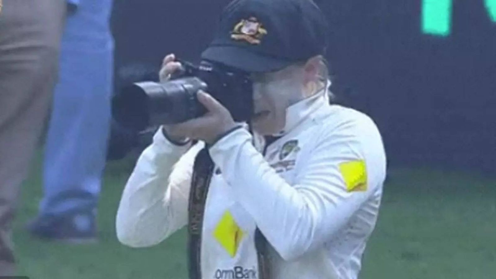 एलिसा हीली ने भारतीय महिला टीम के साथ जीता फैंस का दिल, हार के बाद किया खिंची स्पेशल तस्वीर, VIDEO वायरल एलिसा हीली ने भारतीय महिला टीम के साथ जीता फैंस का दिल, हार के बाद किया खिंची स्पेशल तस्वीर, VIDEO वायरल