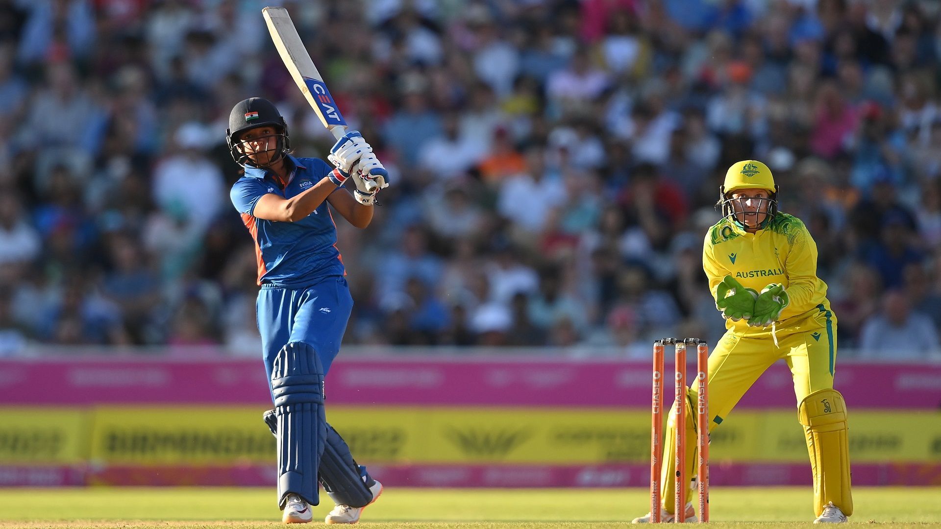 बड़ी खबर: ऑस्‍ट्रेलिया के खिलाफ भारत की T20 और वनडे टीम का ऐलान, RCB की स्‍टार ऑलराउंडर को पहली बार मौका