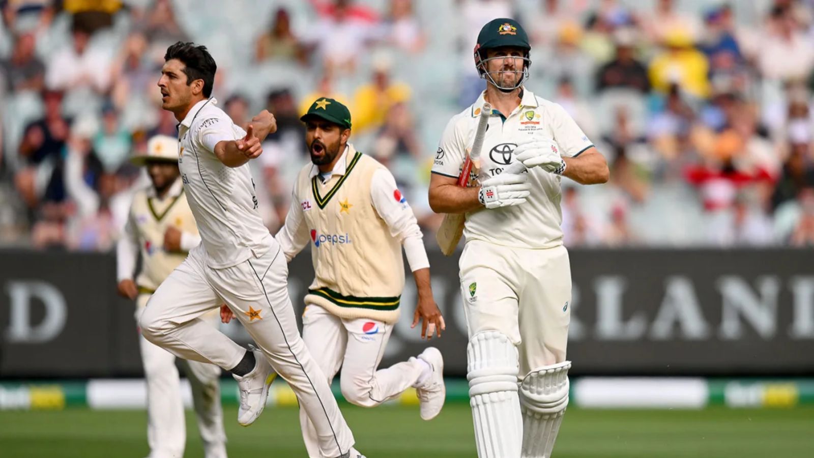 AUS vs PAK: अफरीदी-हमजा की घातक बॉलिंग से पाकिस्तान का हल्ला बोल, मार्श-स्मिथ ने कराई ऑस्ट्रेलिया की वापसी, रोमांचक मोड़ पर दूसरा टेस्ट  AUS vs PAK: अफरीदी-हमजा की घातक बॉलिंग से पाकिस्तान का हल्ला बोल, मार्श-स्मिथ ने कराई ऑस्ट्रेलिया की वापसी, रोमांचक मोड़ पर दूसरा टेस्ट