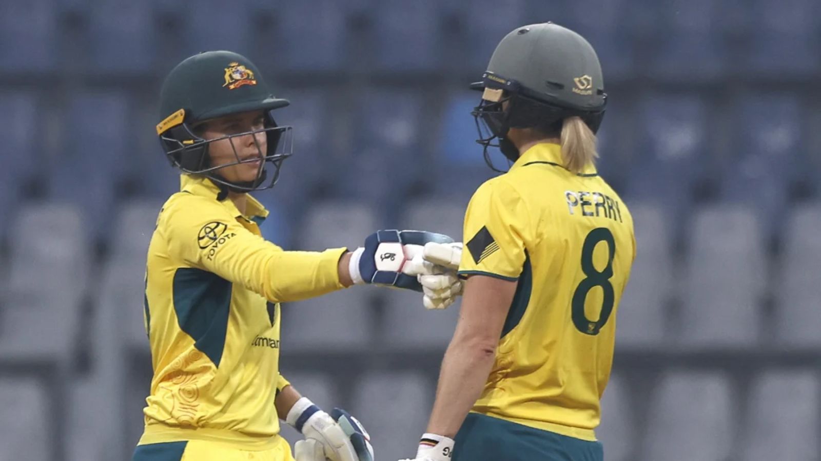 IND W vs AUS W: टीम इंडिया सबसे बड़ा स्कोर बनाकर भी ऑस्ट्रेलिया से हारी, 20 और 33 साल की खिलाड़ियों ने मिलकर धूल चटाई IND W vs AUS W: टीम इंडिया सबसे बड़ा स्कोर बनाकर भी ऑस्ट्रेलिया से हारी, 20 और 33 साल की खिलाड़ियों ने मिलकर धूल चटाई