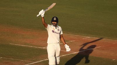 साउथ अफ्रीका में तिलक वर्मा, ध्रुव जुरेल और अक्षर का गरजा बल्ला, इंडिया-ए ने बराबरी पर समाप्त किया मैच अक्षर पटेल