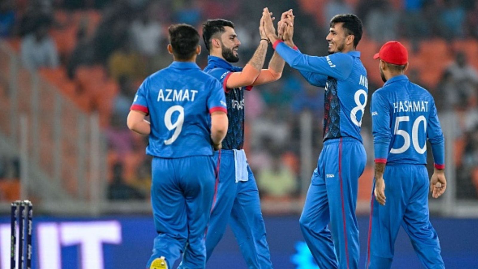 KKR ने जिस पर बरसाए दो करोड़, उस खिलाड़ी के IPL 2024 खेलने पर संकट, जानें क्या है मामला ? KKR ने जिस पर बरसाए दो करोड़, उस खिलाड़ी के IPL 2024 खेलने पर संकट, जानें क्या है मामला ?