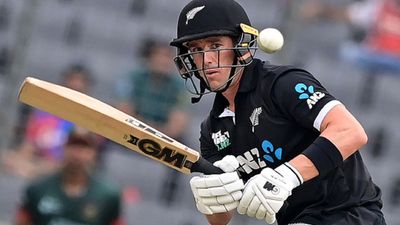 8 छक्के, 4 चौके, 31 की उम्र में डेब्यू करने वाले खिलाड़ी का गेंदबाजों पर टूटा कहर, ठोके नॉटआउट 79 रन कोल मैककोन्ची की तूफानी फिफ्टी लगाई