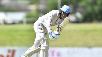 साउथ अफ्रीका टेस्ट टीम में भारी बदलाव, 7 नए चेहरे शामिल, नौसिखिए को दी कप्तानी, जानिए क्यों नील ब्रांड को साउथ अफ्रीका का नया टेस्ट कप्तान बनाया गया है.