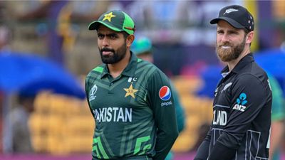 NZ vs PAK : पाकिस्तान को धूल चटाने 14 महीने बाद मैदान में उतरेंगे केन विलियमसन, न्यूजींलैंड ने किया T20I टीम का ऐलान, जानें कब होगी सीरीज बाबर आजम और केन विलियमसन