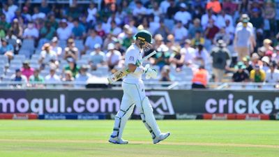 IND vs SA: साउथ अफ्रीका ने घर में बनाया 124 साल में बैटिंग का सबसे घटिया रिकॉर्ड, केप टाउन में 91 बरस बाद हुआ बंटाधार डीन एल्गर अपने आखिरी टेस्ट की पहली पारी में चार रन बना सके.