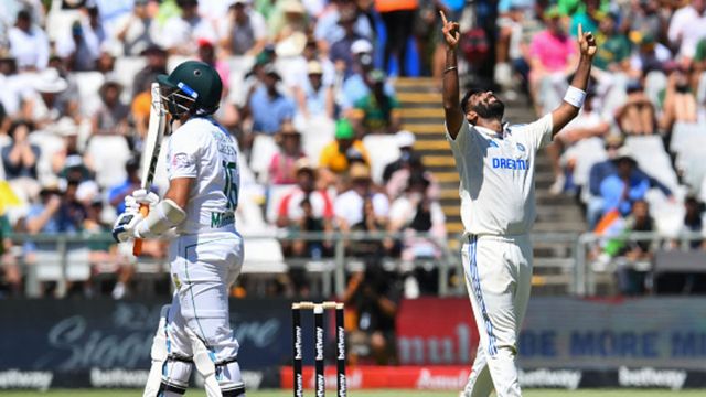 IND vs SA : बुमराह के कहर के बीच मार्करम का करिश्माई शतक, साउथ अफ्रीका ने केपटाउन में पहली जीत के लिए भारत को दिया 79 रनों का टारगेट केशव महाराज और जसप्रीत बुमराह