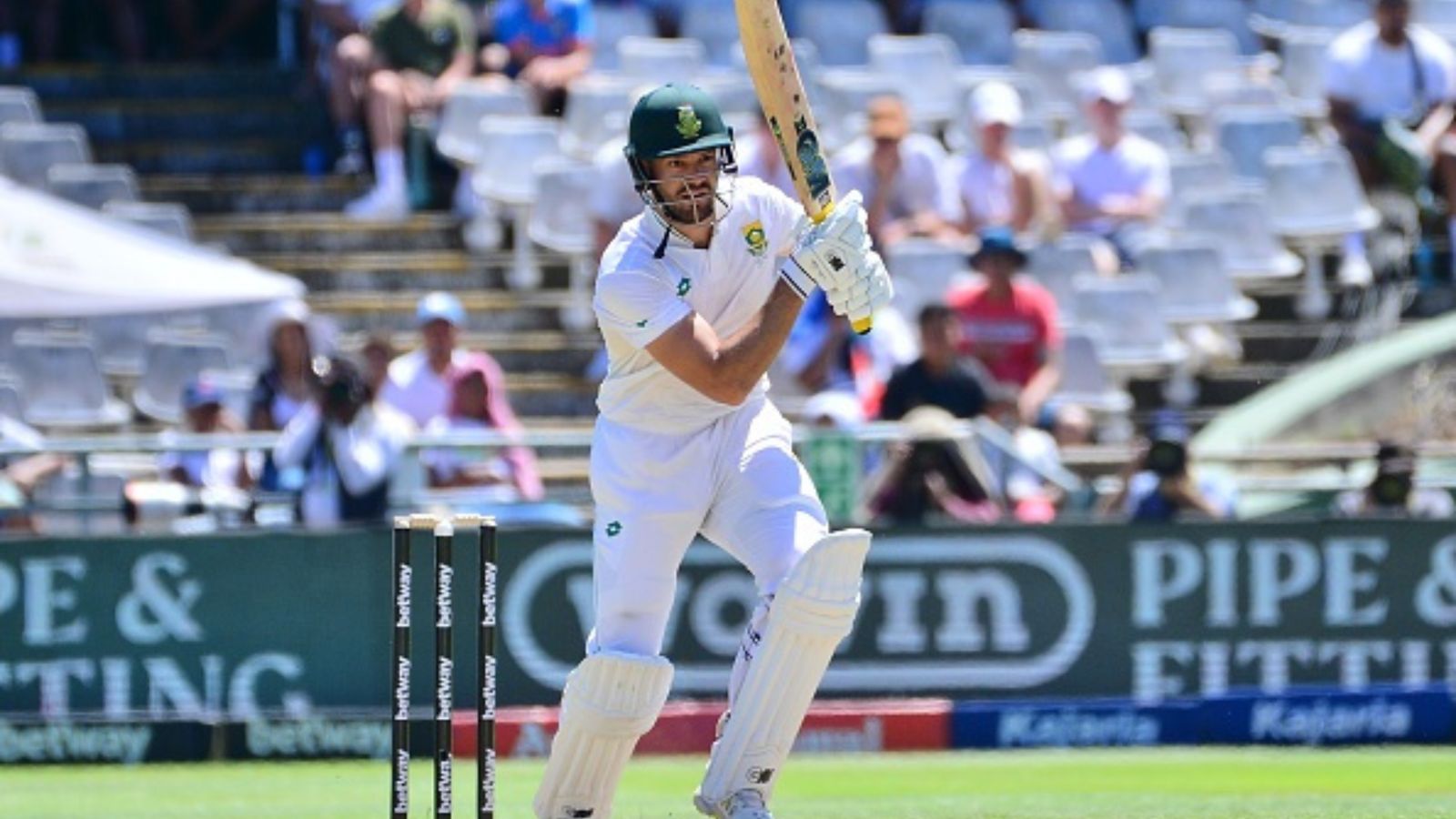 IND vs SA: एडन मार्करम ने बल्लेबाजों की कब्रगाह पिच पर शतक से लूट ली महफिल, ऐसा करने वाले बने पहले बल्लेबाज IND vs SA: एडन मार्करम ने बल्लेबाजों की कब्रगाह पिच पर शतक से लूट ली महफिल, ऐसा करने वाले बने पहले बल्लेबाज