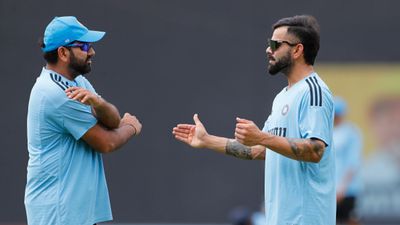 IND vs AFG: रोहित शर्मा और विराट कोहली ने सालभर बाद बनाया T20I खेलने का मन, सेलेक्टर्स की उड़ी नींद रोहित शर्मा और विराट कोहली काफी समय से टी20 फॉर्मेट नहीं खेले हैं.
