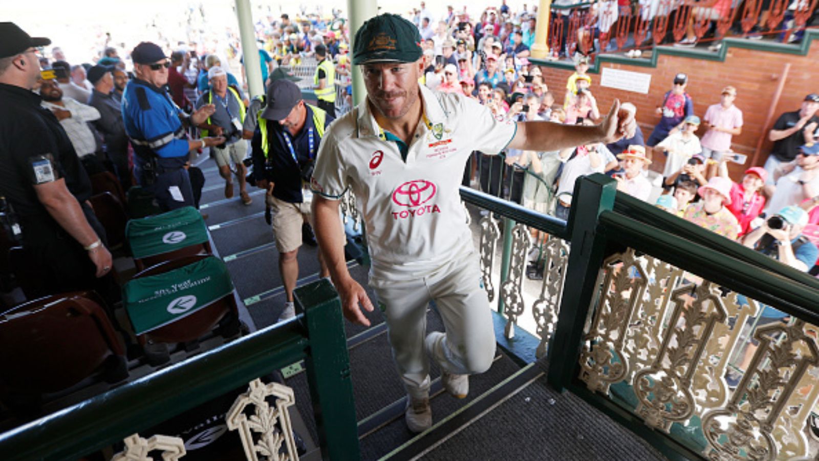 डेविड वॉर्नर ने आखिरी टेस्ट के बाद जताया एक अफसोस, बोले- समय होता तो मैं... डेविड वॉर्नर ने आखिरी टेस्ट के बाद जताया एक अफसोस, बोले- समय होता तो मैं...