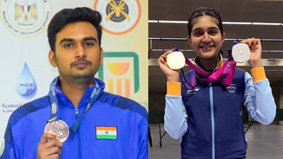 शूटिंग में भारत ने रचा इतिहास, पेरिस ओलिंपिक के लिए हासिल किए 15 कोटा, अब टोक्यो का रिकॉर्ड तोड़ने का मौका वरुण तोमर और ईशा सिंह नो भारत को पेरिस ओलिंपिक में दो कोटा दिलाए.